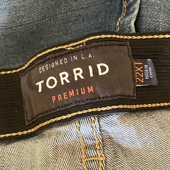 TORRID SKY HIGH PREMIUM SKINNY DESTROYED BLUE DENIM JEANS Woman’s Size 2… - Picture 3 of 11